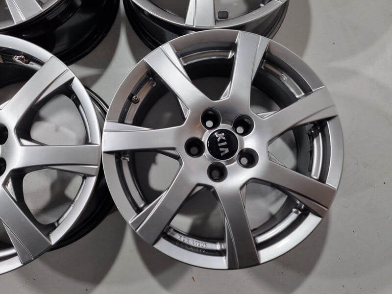 Photo 3 - KIA R17 Sportage Sportage light alloy R17 rims