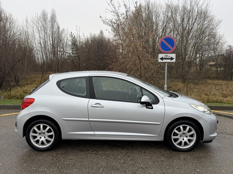 Photo 4 - Peugeot 207 2007 y Hatchback