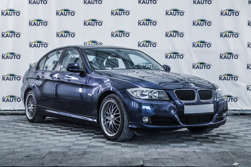 Nuotrauka 2 - Bmw 318 2011 m Sedanas