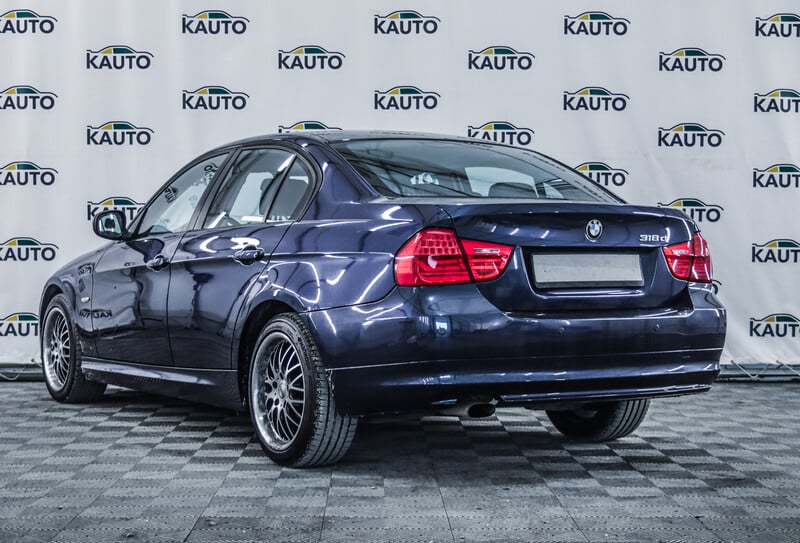 Nuotrauka 4 - Bmw 318 2011 m Sedanas