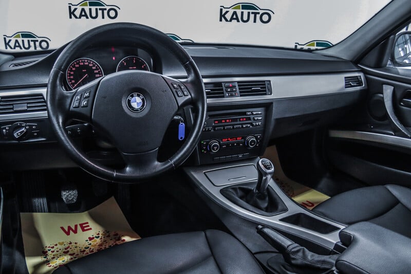 Nuotrauka 7 - Bmw 318 2011 m Sedanas