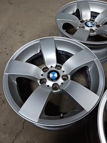 Photo 1 - BMW 530 light alloy R17 rims