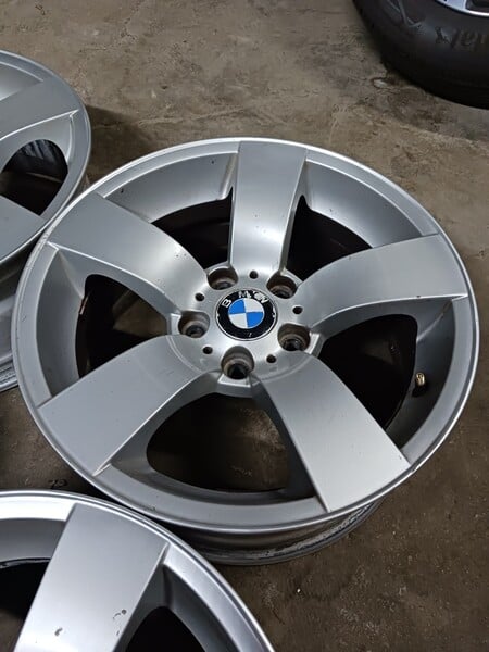 Photo 3 - BMW 530 light alloy R17 rims