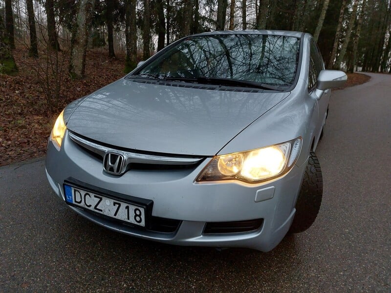 Photo 3 - Honda Civic 2007 y Hatchback