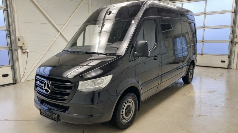 Фотография 1 - Mercedes-Benz Sprinter 2018 г Грузовой микроавтобус