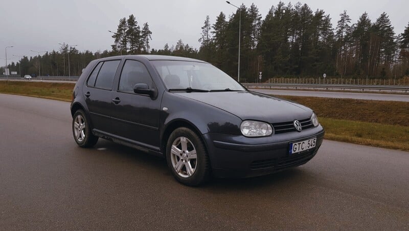 Photo 2 - Volkswagen Golf 2003 y Hatchback