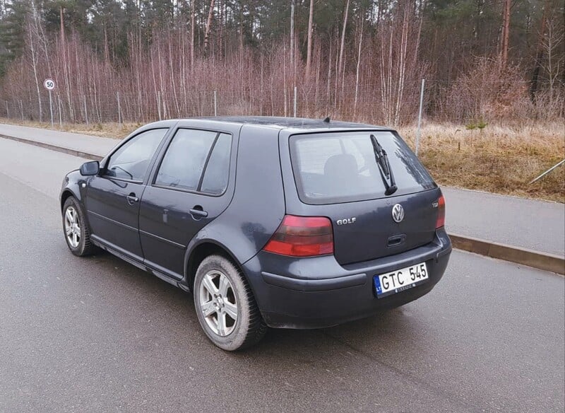 Photo 4 - Volkswagen Golf 2003 y Hatchback