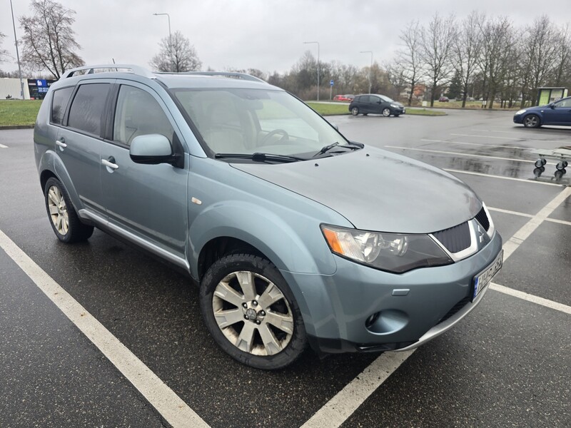 Photo 3 - Mitsubishi Outlander 2010 y Off-road / Crossover