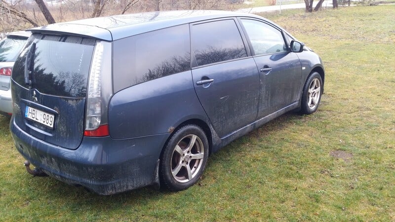 Photo 3 - Mitsubishi Grandis 2005 y Van