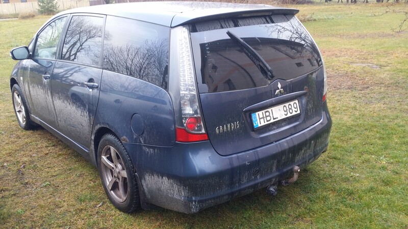 Photo 1 - Mitsubishi Grandis 2005 y Van