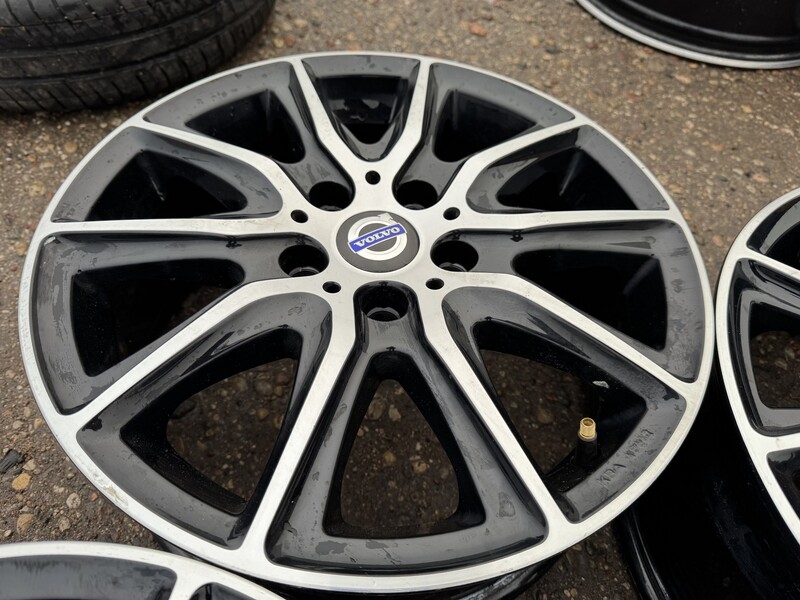 Photo 5 - Volvo Siunciam, 6.5J ET48 light alloy R16 rims