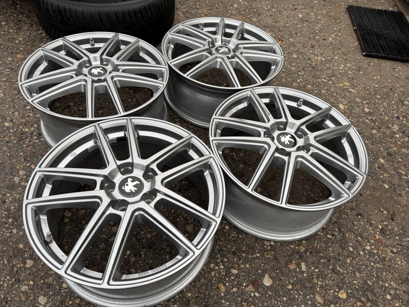 Photo 1 - Peugeot Siunciam, 7.5J ET45 light alloy R18 rims