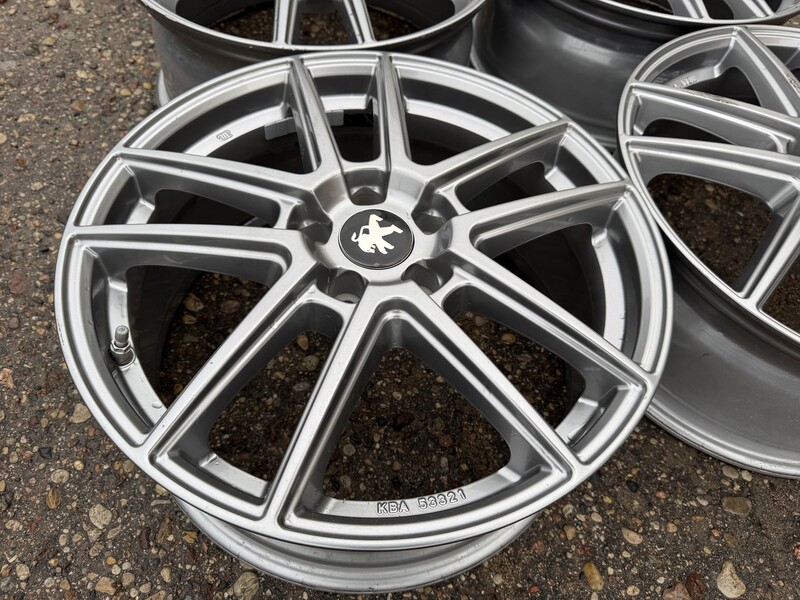 Photo 2 - Peugeot Siunciam, 7.5J ET45 light alloy R18 rims