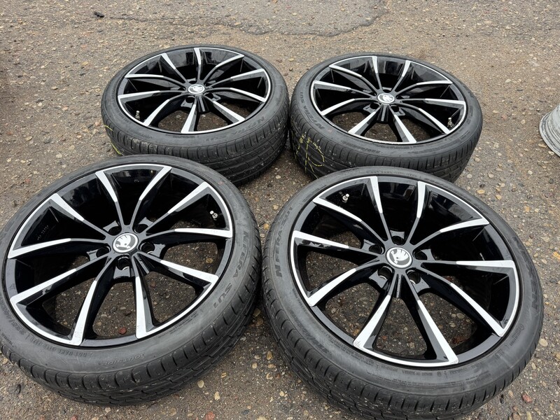 Photo 1 - Skoda Siunciam, 8J ET45 light alloy R19 rims