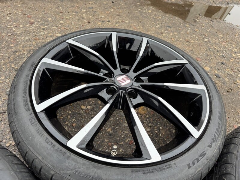 Photo 5 - Seat Siunciam 8J ET45 light alloy R19 rims