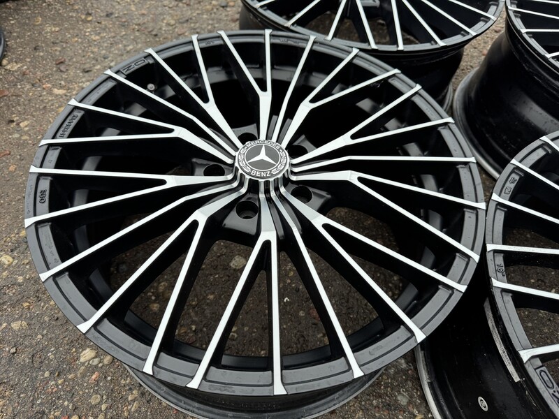 Photo 2 - Mercedes-Benz Siunciam, 8J ET48 light alloy R18 rims