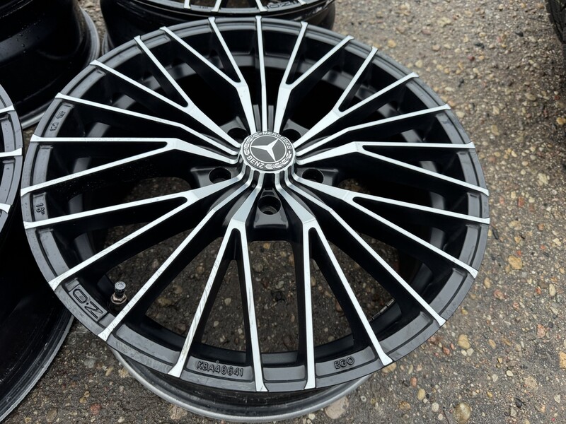 Photo 3 - Mercedes-Benz Siunciam, 8J ET48 light alloy R18 rims