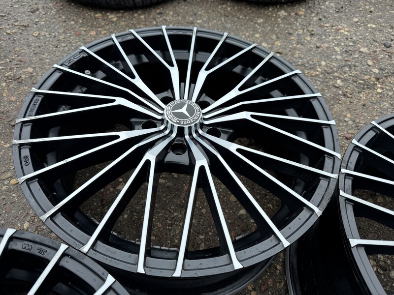 Photo 5 - Mercedes-Benz Siunciam, 8J ET48 light alloy R18 rims