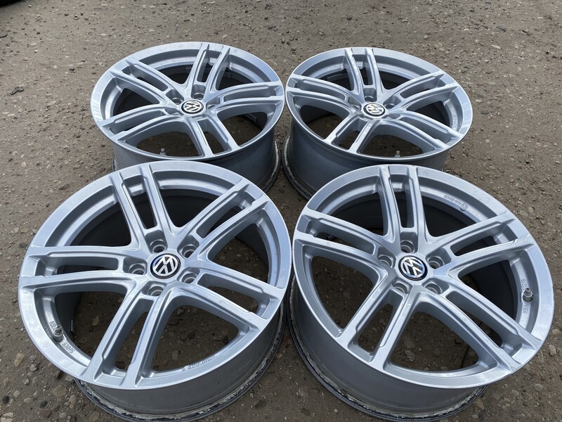 Photo 1 - Volkswagen Siunciam, 8J ET30 light alloy R18 rims