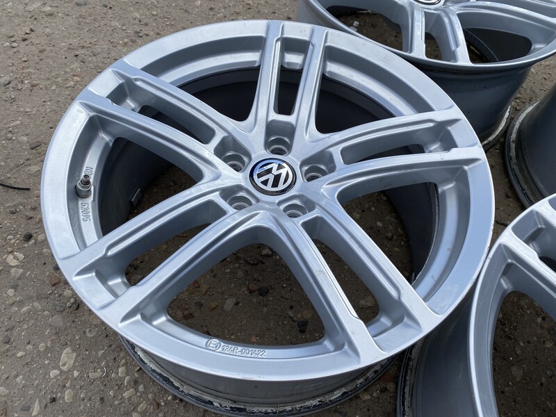 Photo 2 - Volkswagen Siunciam, 8J ET30 light alloy R18 rims