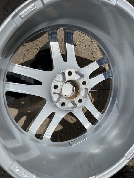 Photo 9 - Volkswagen Siunciam, 8J ET30 light alloy R18 rims