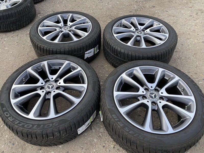 Photo 1 - Mercedes-Benz Siunciam, 8J ET43 light alloy R18 rims