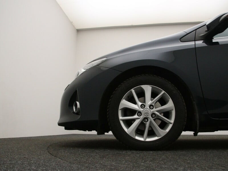 Photo 26 - Toyota Auris 2013 y Hatchback