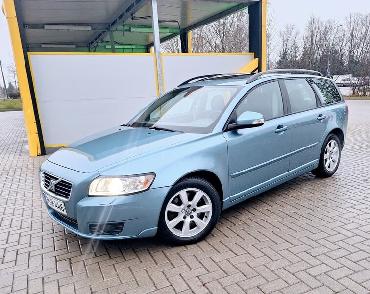 Фотография 2 - Volvo V50 2010 г Универсал