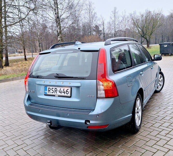 Фотография 7 - Volvo V50 2010 г Универсал