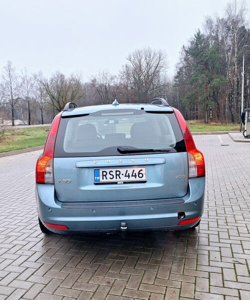 Фотография 8 - Volvo V50 2010 г Универсал