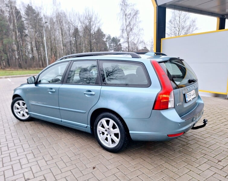 Фотография 10 - Volvo V50 2010 г Универсал