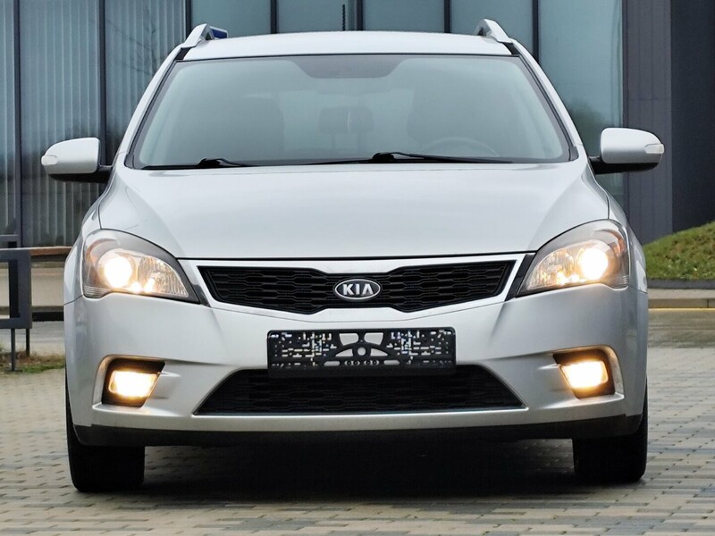 Photo 2 - Kia Cee'd 2010 y Wagon