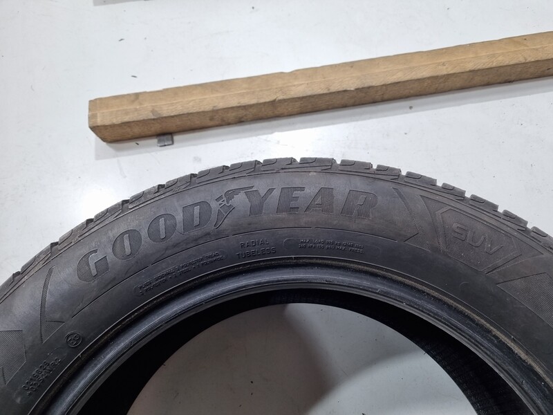 Photo 9 - Goodyear 4-5mm R17 winter tyres passanger car