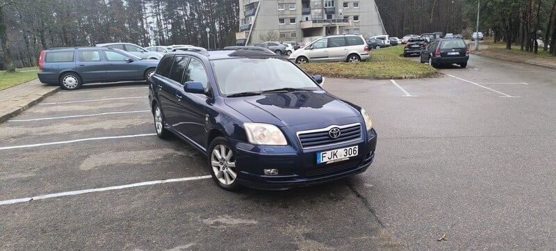 Photo 1 - Toyota Avensis 2004 y Wagon