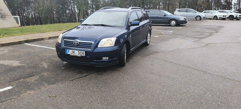 Photo 2 - Toyota Avensis 2004 y Wagon