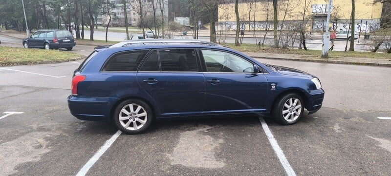 Photo 5 - Toyota Avensis 2004 y Wagon