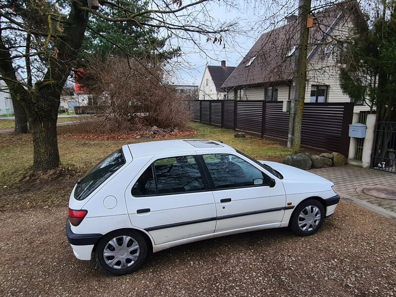 Photo 1 - Peugeot 306 1994 y Hatchback