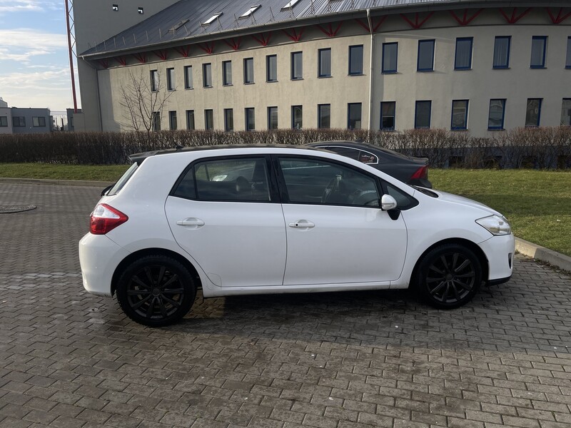 Nuotrauka 24 - Toyota Auris 2011 m Hečbekas