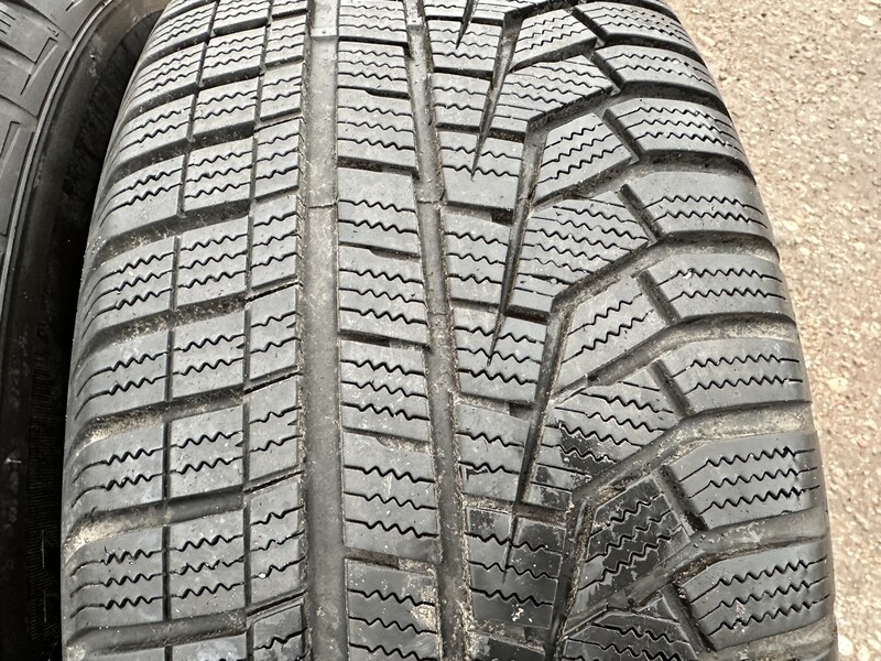 Фотография 2 - Hankook Siunciam, 6-7mm 2018 R18 зимние шины для автомобилей