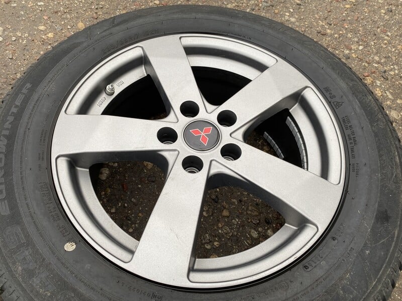 Photo 4 - Mitsubishi Siunciam, 7J ET40 light alloy R17 rims