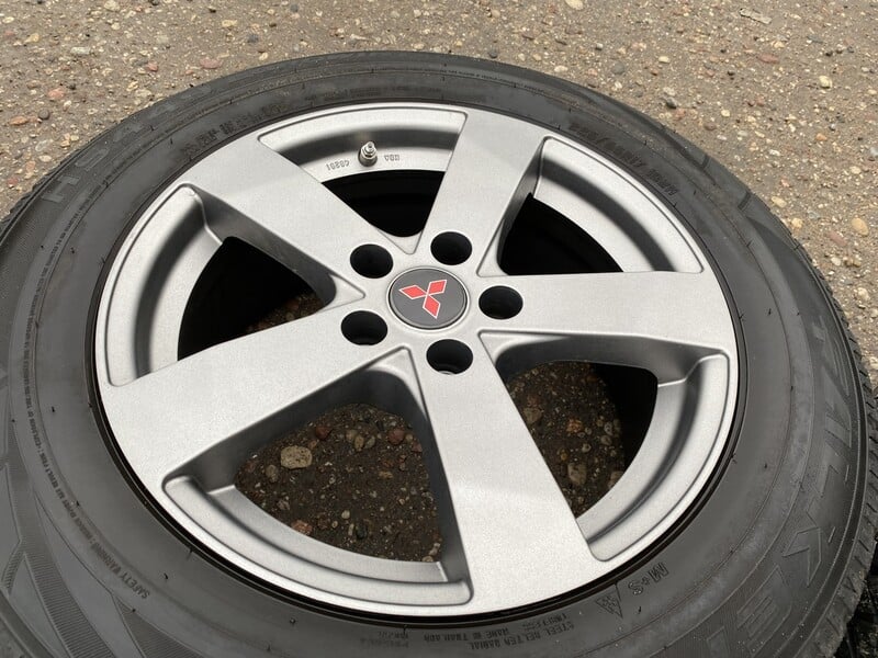 Photo 5 - Mitsubishi Siunciam, 7J ET40 light alloy R17 rims