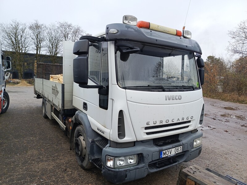 Photo 1 - Iveco 120E25 2008 y Flatbed