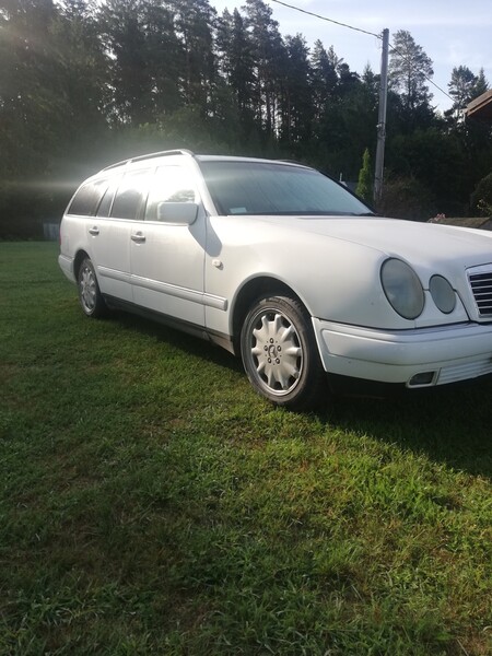 Photo 17 - Mercedes-Benz E 320 1998 y Wagon