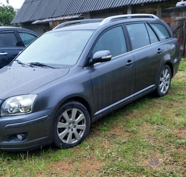 Photo 3 - Toyota Avensis 2006 y Wagon