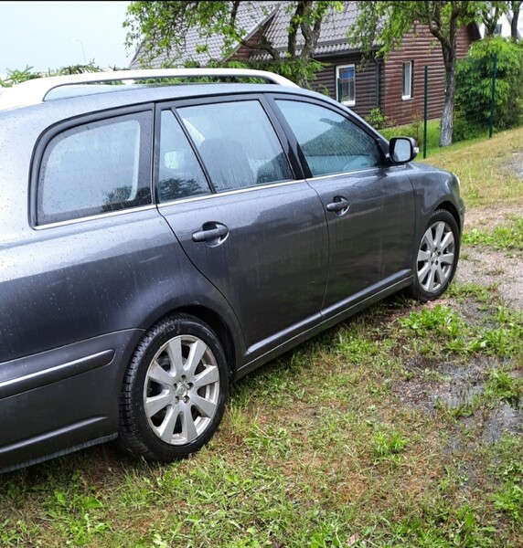 Photo 4 - Toyota Avensis 2006 y Wagon