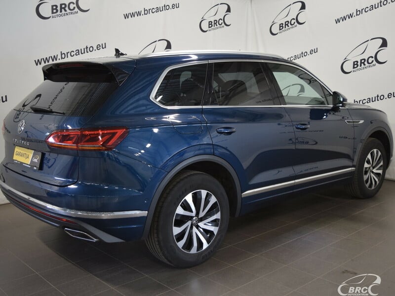 Photo 2 - Volkswagen Touareg V6 TDI A/T 2021 y