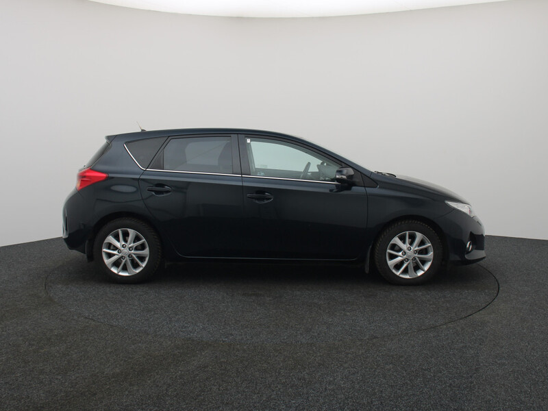 Photo 9 - Toyota Auris 2013 y Hatchback