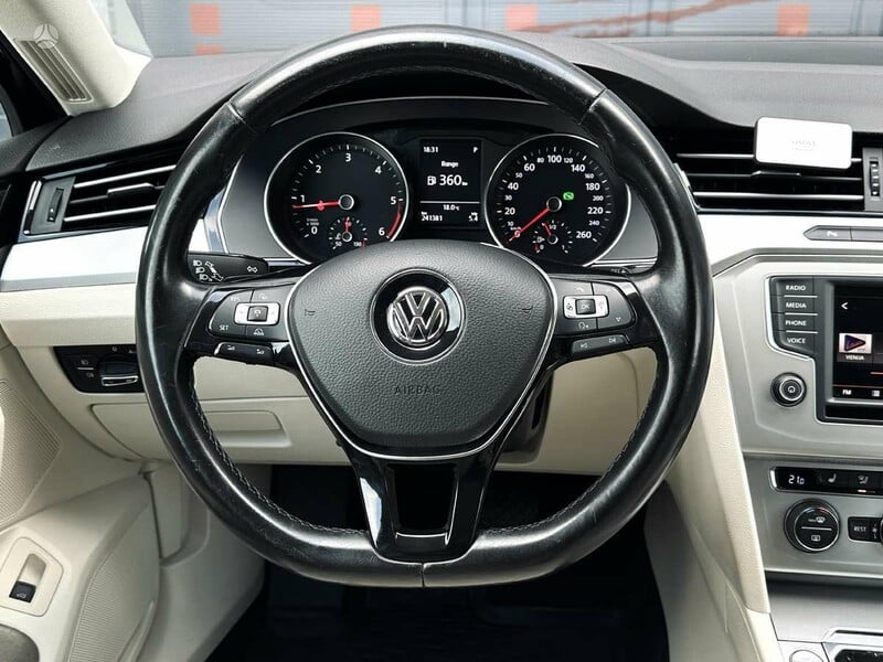 Photo 18 - Volkswagen Passat 2015 y Sedan