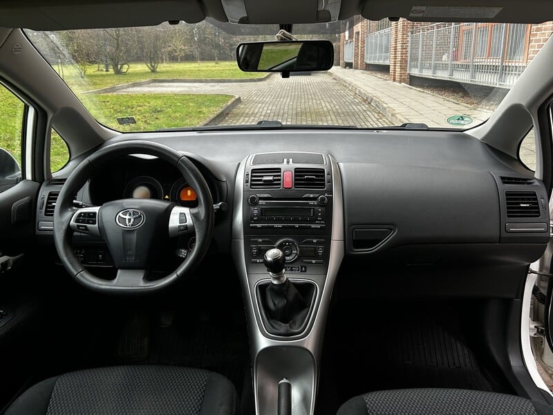 Nuotrauka 15 - Toyota Auris 2010 m Hečbekas