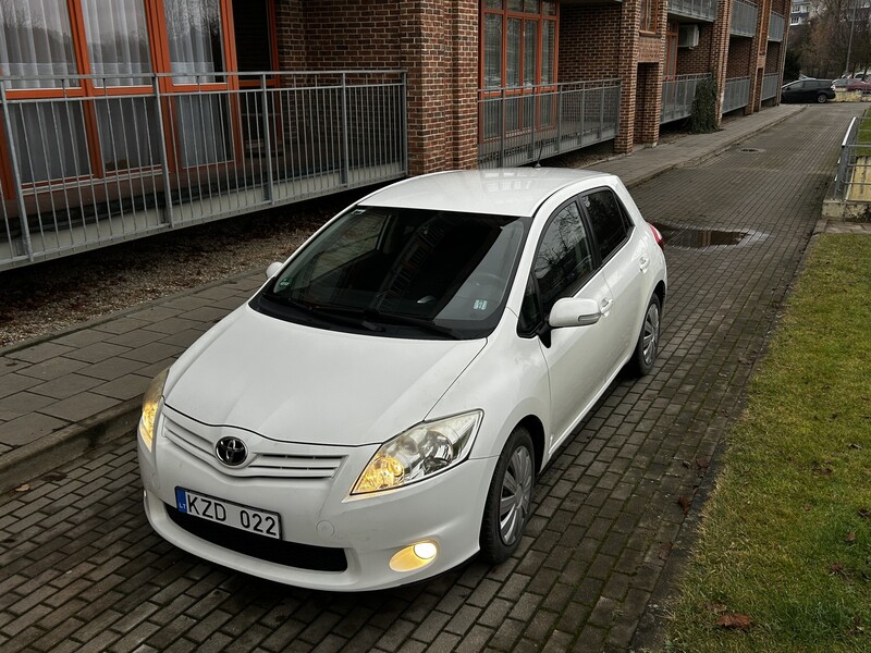 Nuotrauka 2 - Toyota Auris 2010 m Hečbekas